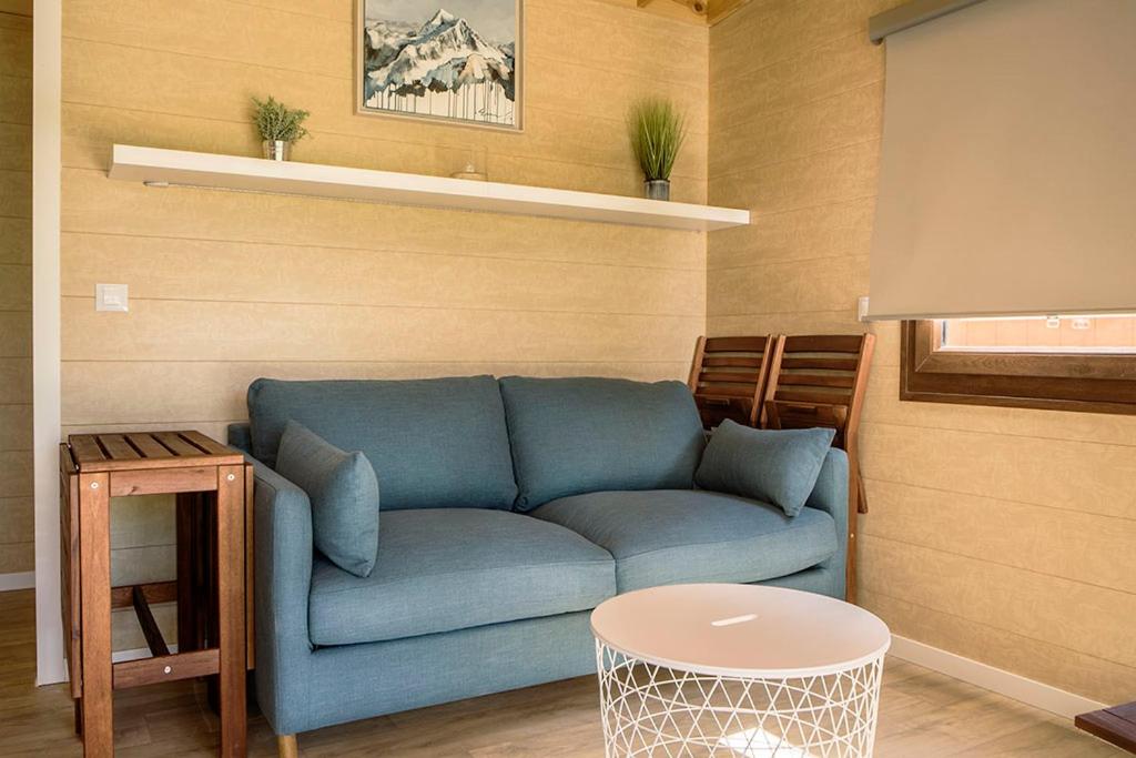Posezení v ubytování El Arrebol Comfort Camp