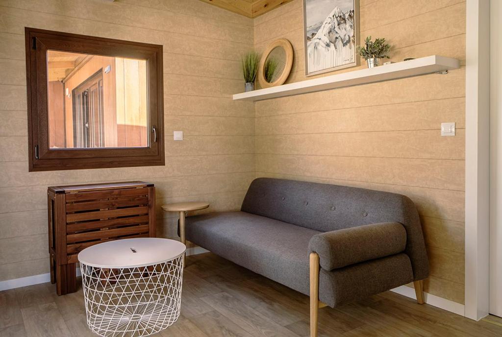 Posezení v ubytování El Arrebol Comfort Camp