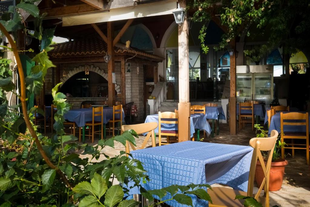 Restaurace v ubytování Vasilikos Garden Suites