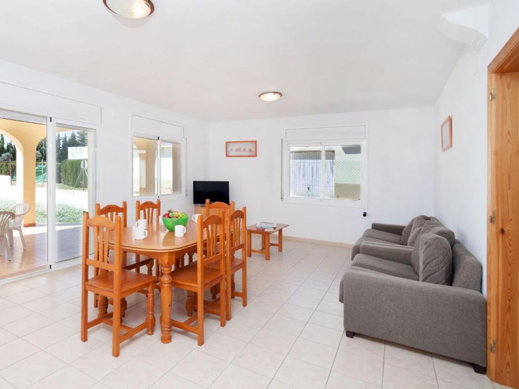 Posedenie v ubytovaní Villa Villa Cala Llenya by Interhome