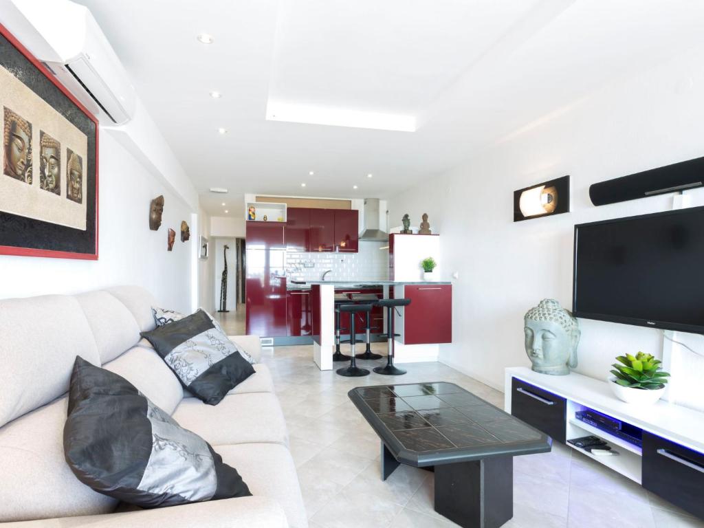 TV a/nebo společenská místnost v ubytování Apartment Bahia-7 by Interhome