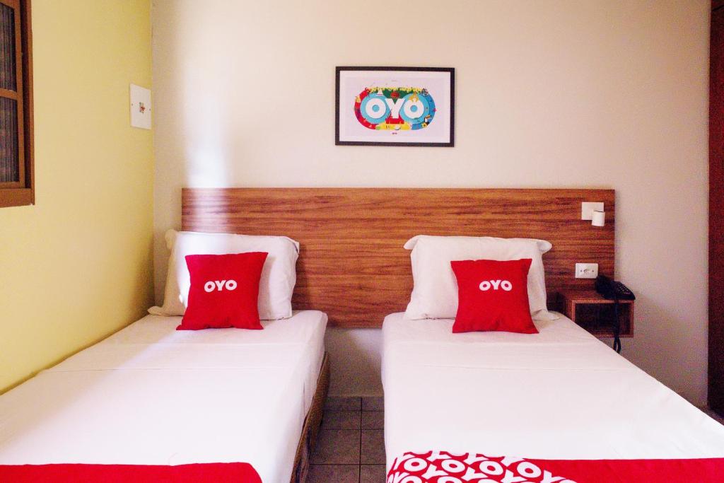  OYO Athenas Apart Hotel