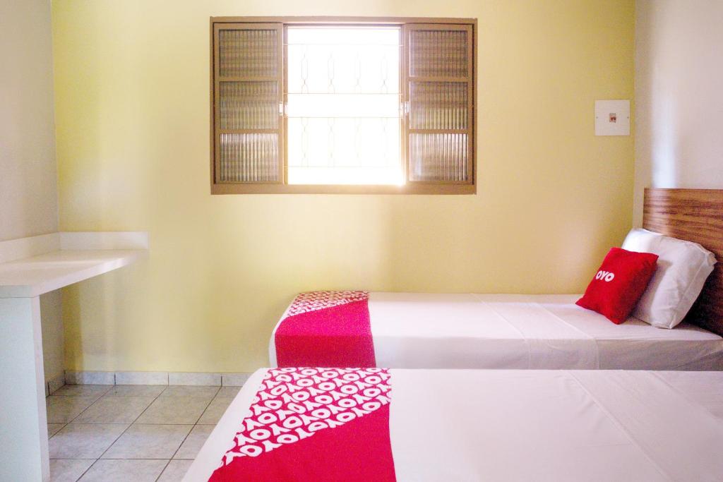  OYO Athenas Apart Hotel