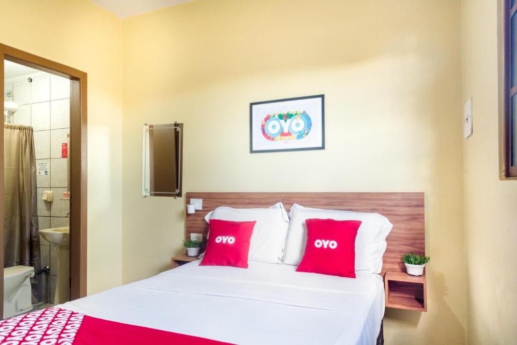  OYO Athenas Apart Hotel