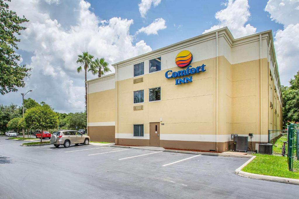 Comfort Inn & Suites DeLand - near University photo