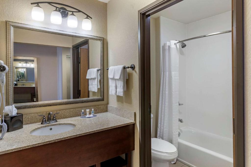 Comfort Inn & Suites - Chambre Queen Avec Deux Lits Queen - Non-fumeur