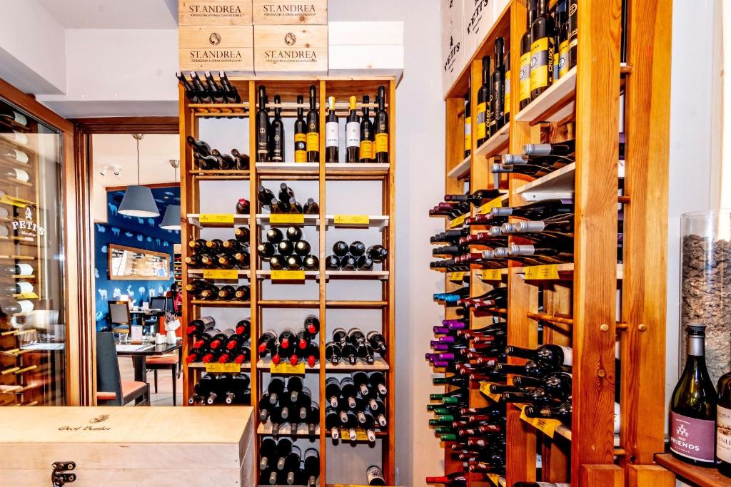 Imola Udvarház Dessert Hotel - Resim 45