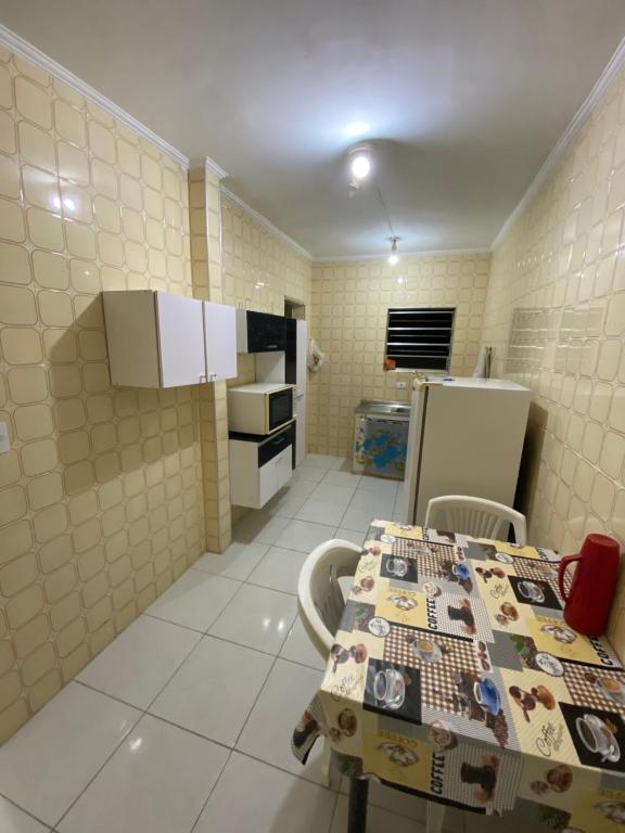  Apto Vila Tupi a 50m do mar