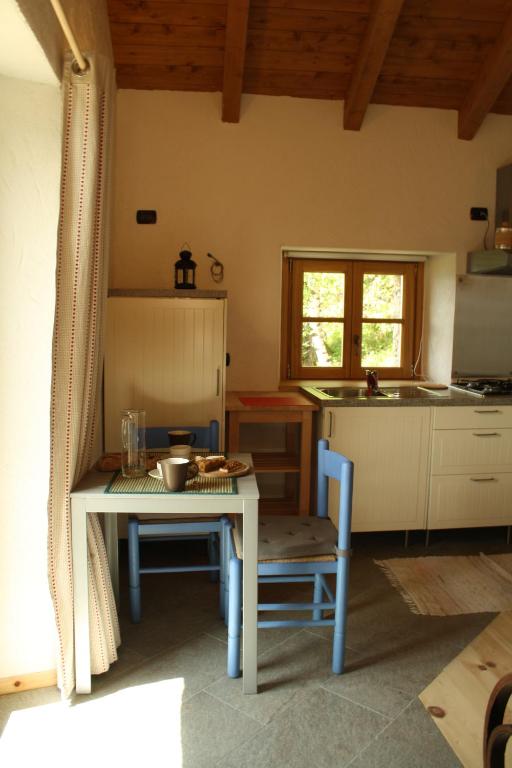 Dapur atau dapur kecil di Rifugio Dalco