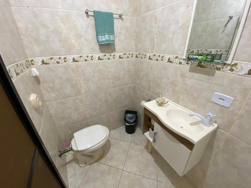  Apartamento com garagem no centro de Navegantes.