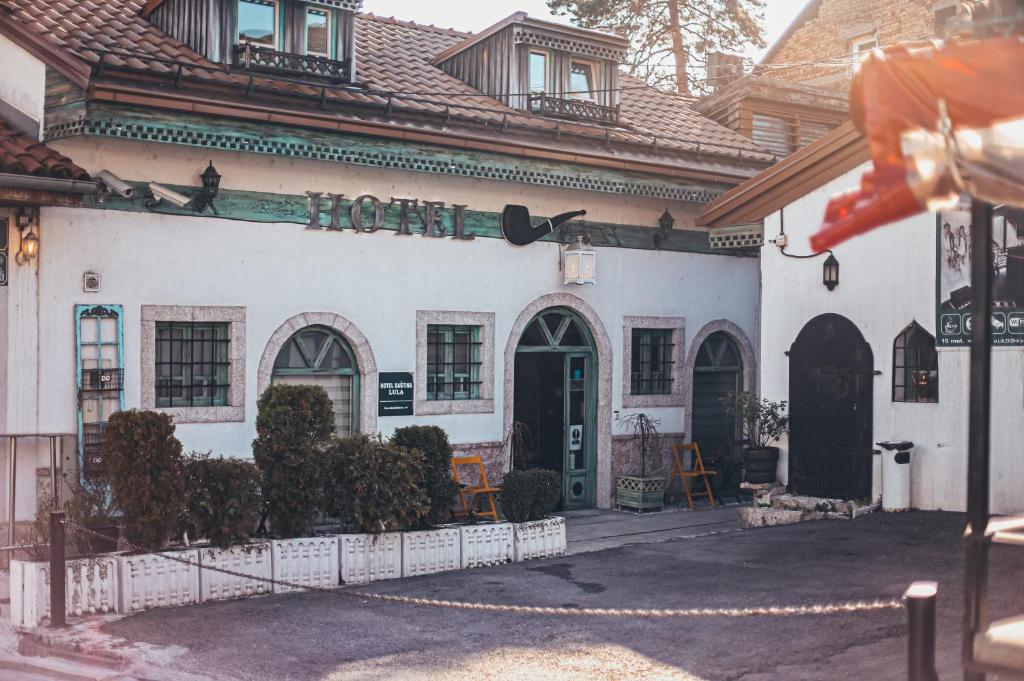 Budova, kde se hotel nachází
