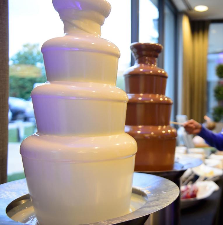 Crowne Plaza Dulles Airport by IHG photo