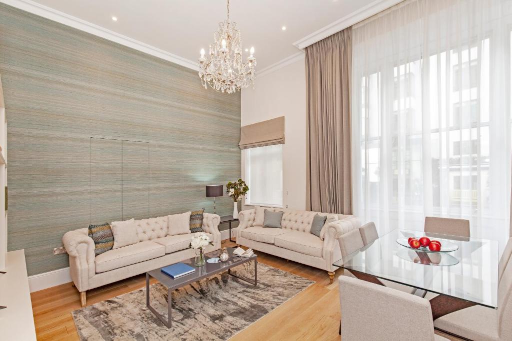 The lounge or bar area at Chesham Court Knightsbridge 