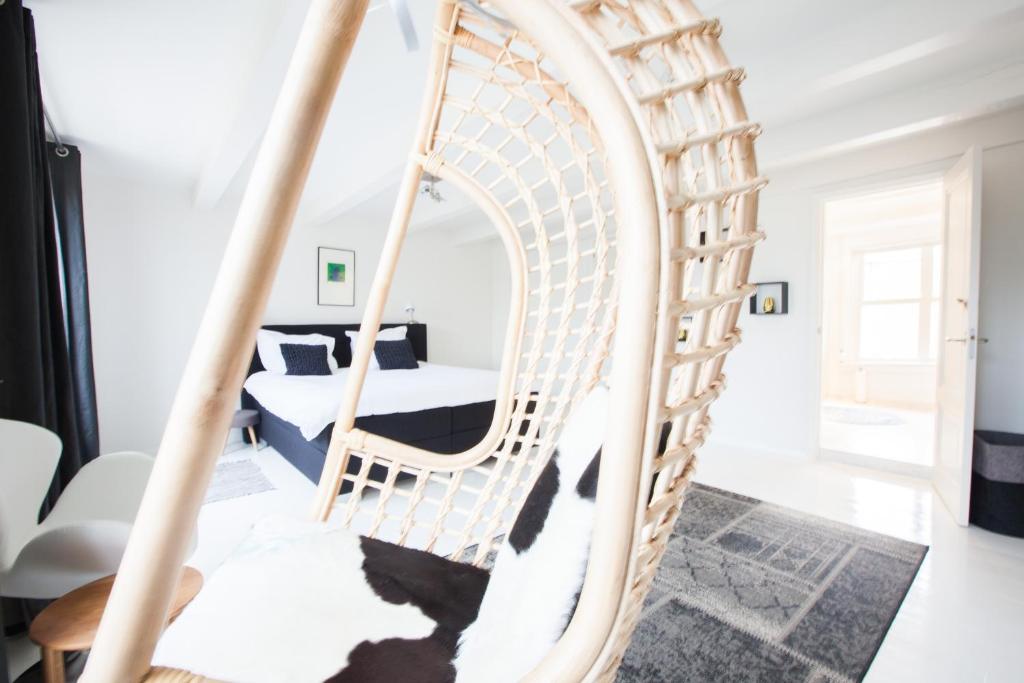 Coin salon dans l'établissement Mokum Suites