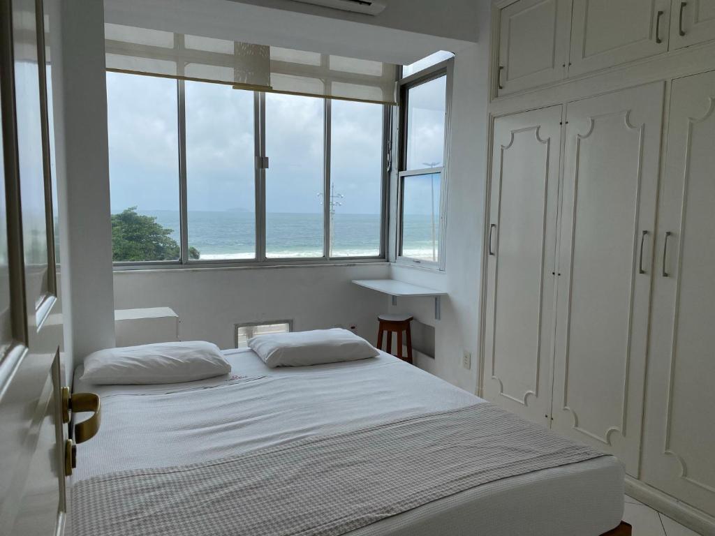  Apartamento a Beira da Praia de Copacabana