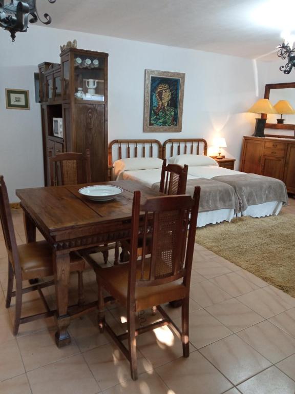Postel nebo postele na pokoji v ubytování Casa MiraXurés con vistas a la Sierra del Xurés