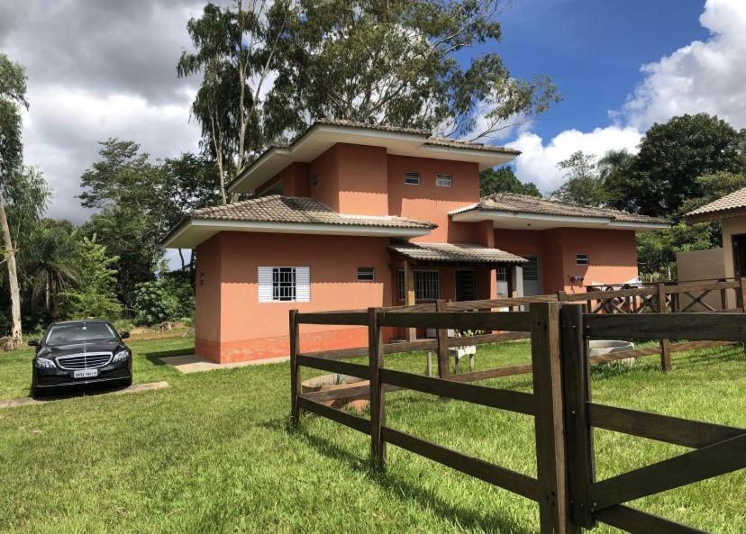  Linda casa meio à natureza