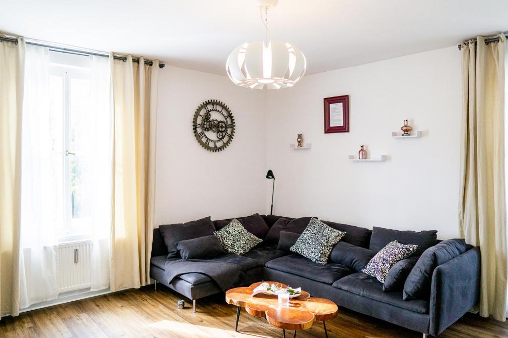 Superior Apartment - City - Netflix - 24h Check-In, Wolfsburg, Germany -  Booking.com