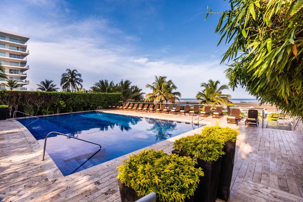 Bazén v ubytování Holiday Inn Cartagena Morros by IHG nebo v jeho okolí