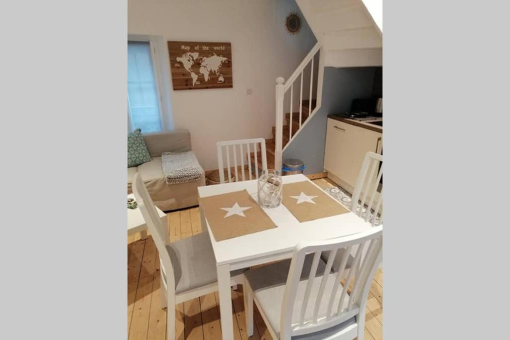 TV a/nebo společenská místnost v ubytování Maison zen et mer