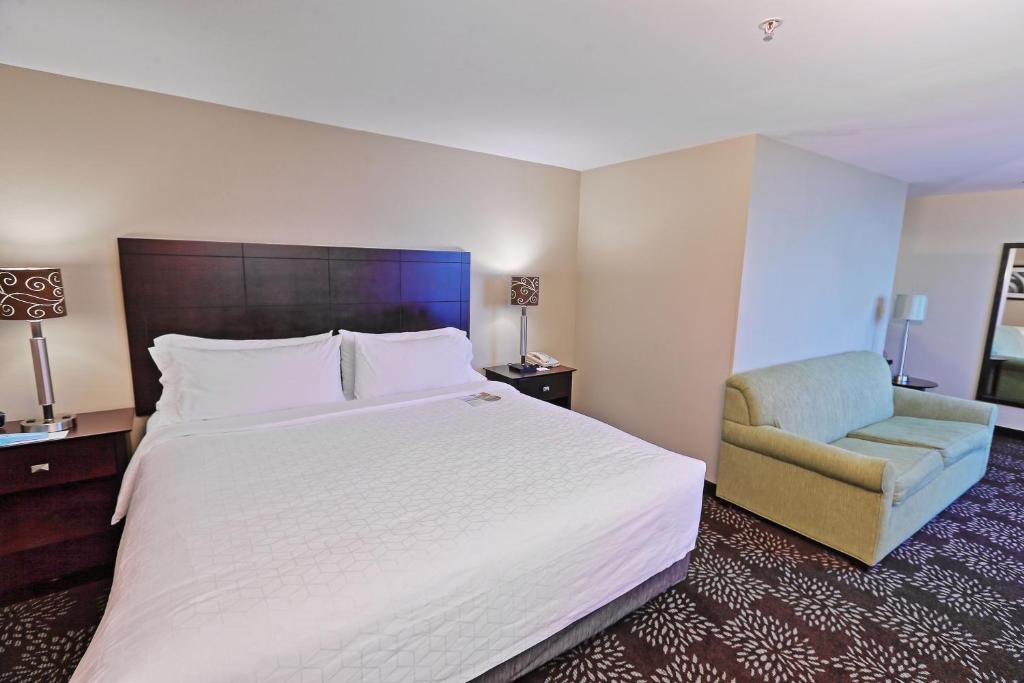 Holiday Inn Express Pittsburgh West - Greentree, an IHG Hotel - 