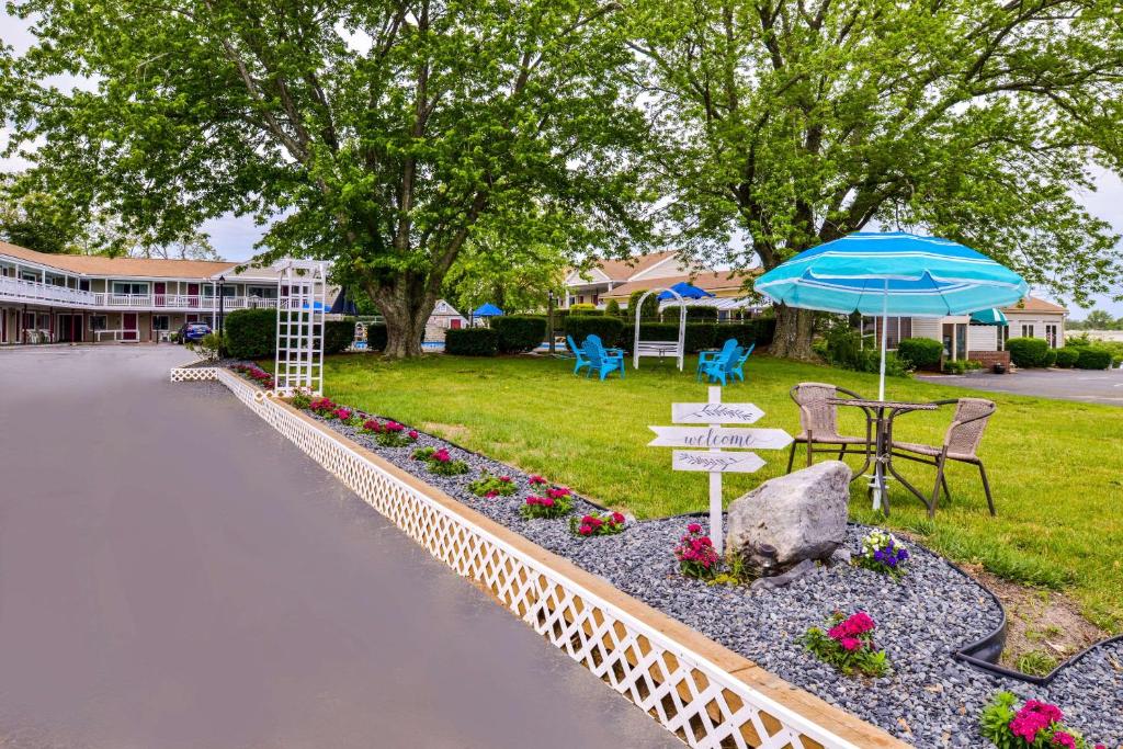 Zahrada ubytování Rodeway Inn Orleans - Cape Cod