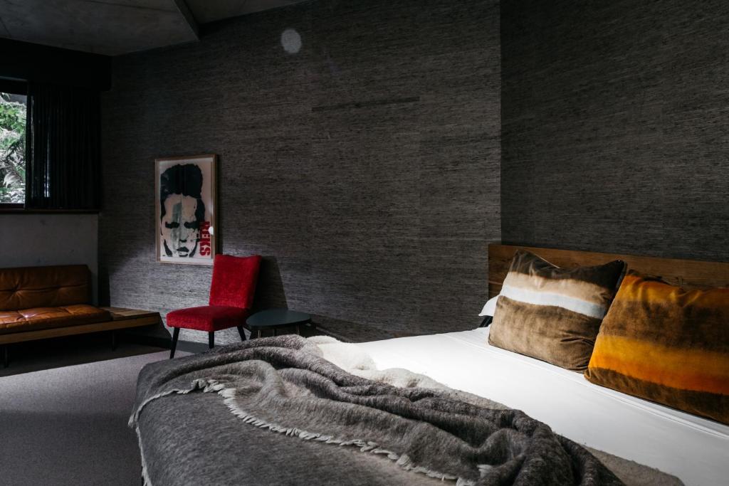 Кровать или кровати в номере Ovolo Nishi