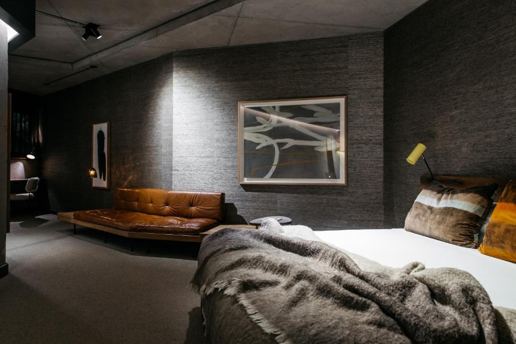 Кровать или кровати в номере Ovolo Nishi