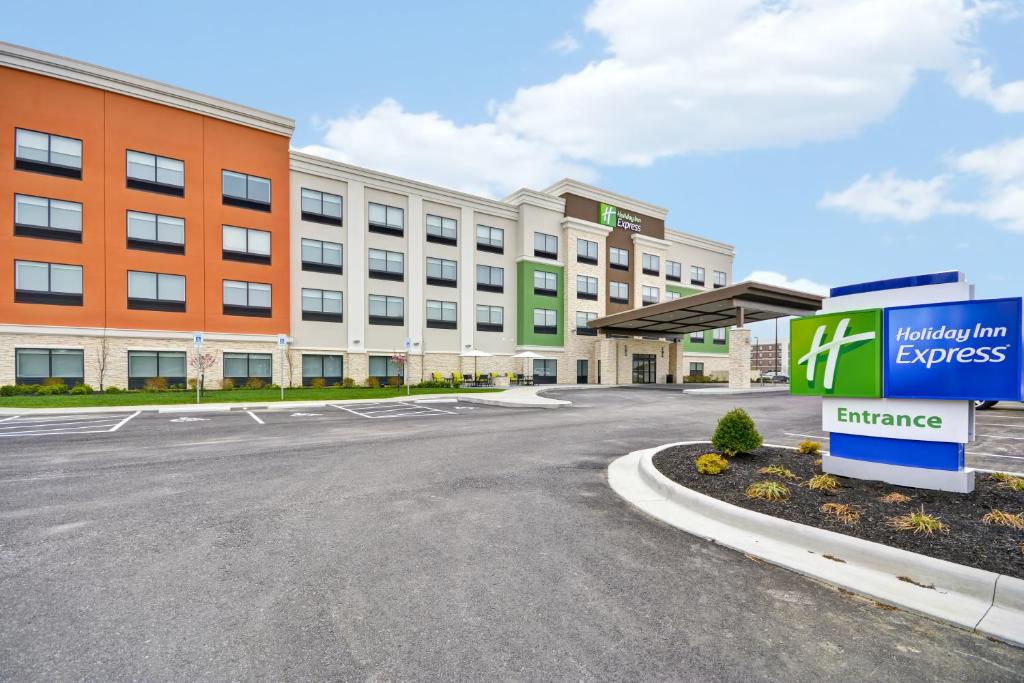 an image of a hotel with a building at Holiday Inn Express - Evansville, an IHG Hotel in Evansville