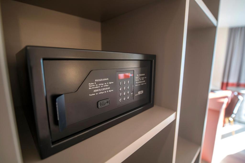 Seaview Hotel - Adults Only 16 Plus - 4