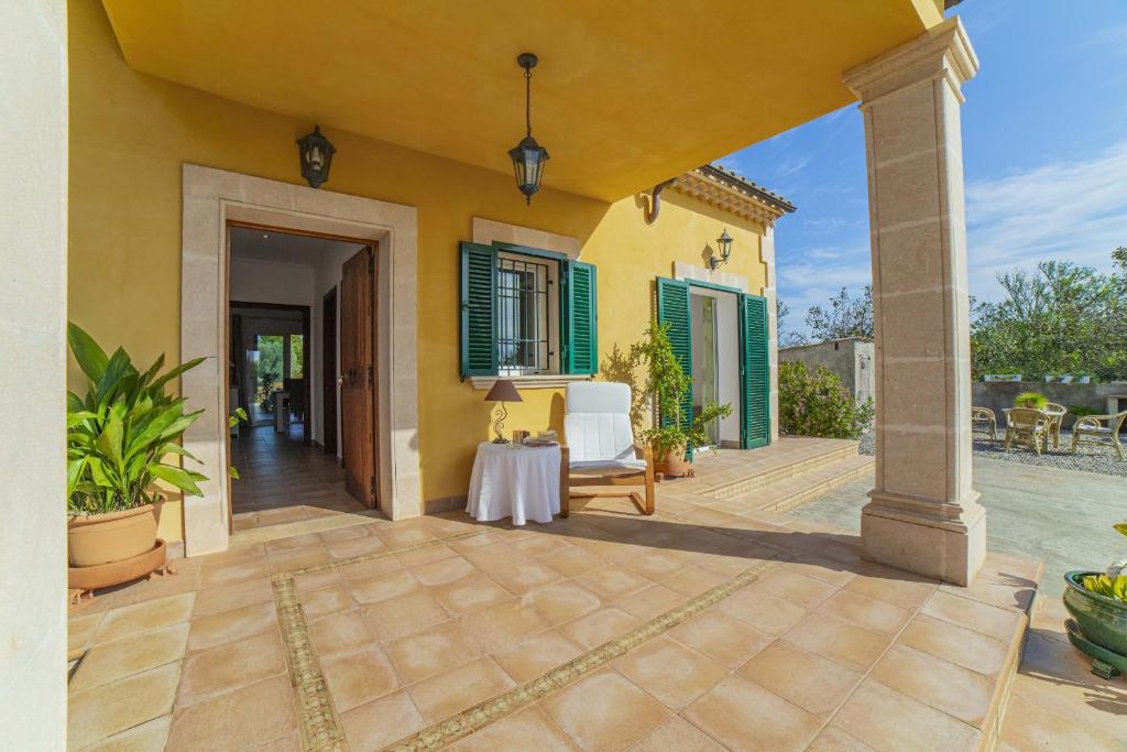 The building in which the holiday home is located