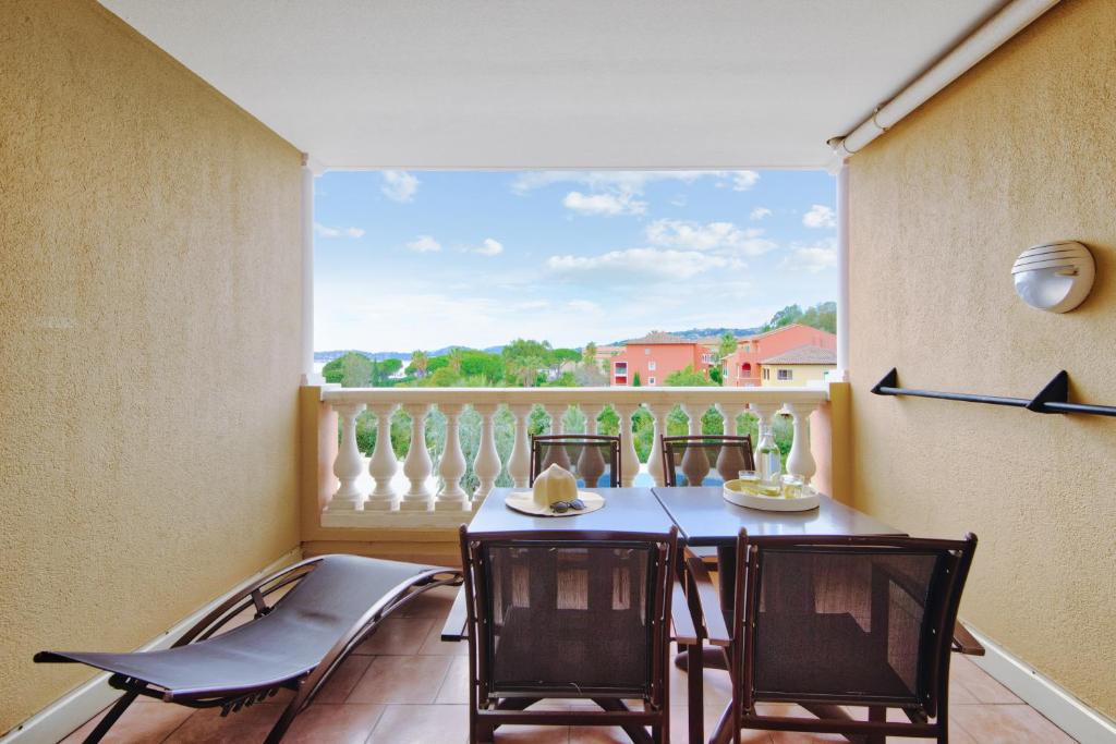Balkón nebo terasa v ubytování Résidence Pierre & Vacances Premium Les Calanques des Issambres