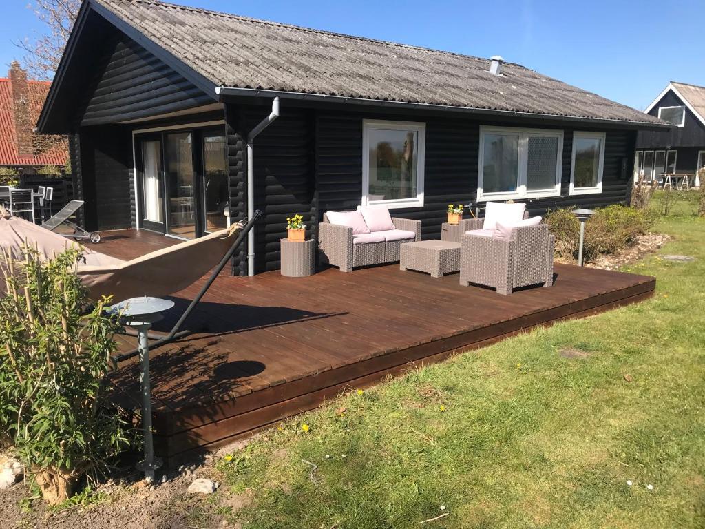 Zahrada ubytování Dejlig sommerhus 150m fra privat strand