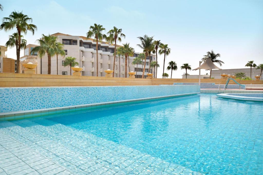 Bazén v ubytování InterContinental Jeddah by IHG nebo v jeho okolí
