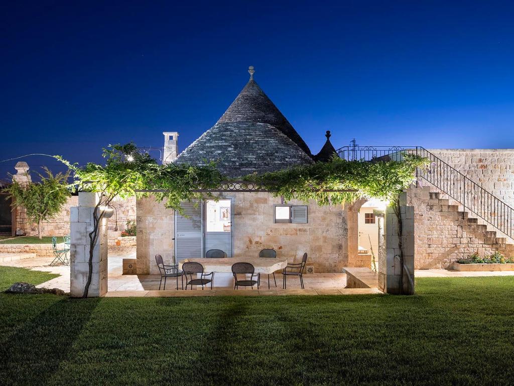 Ogród w obiekcie Trulli Uliveto Acquafonda