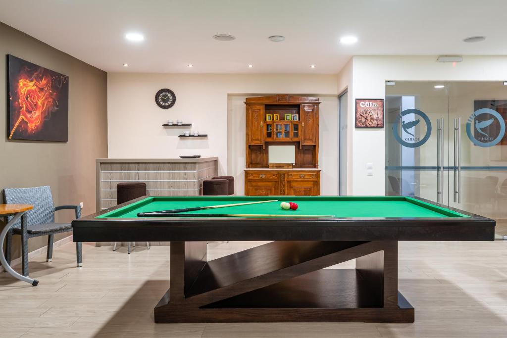 Icarus Apartments - Resim 6