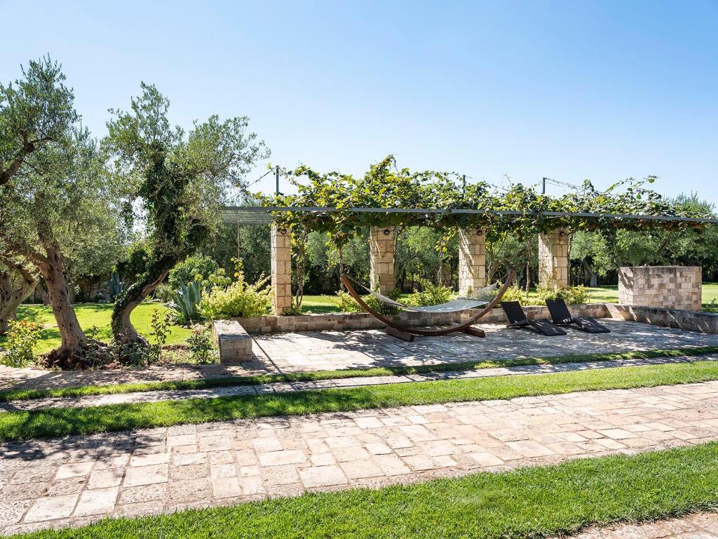 Ogród w obiekcie Trulli Uliveto Acquafonda