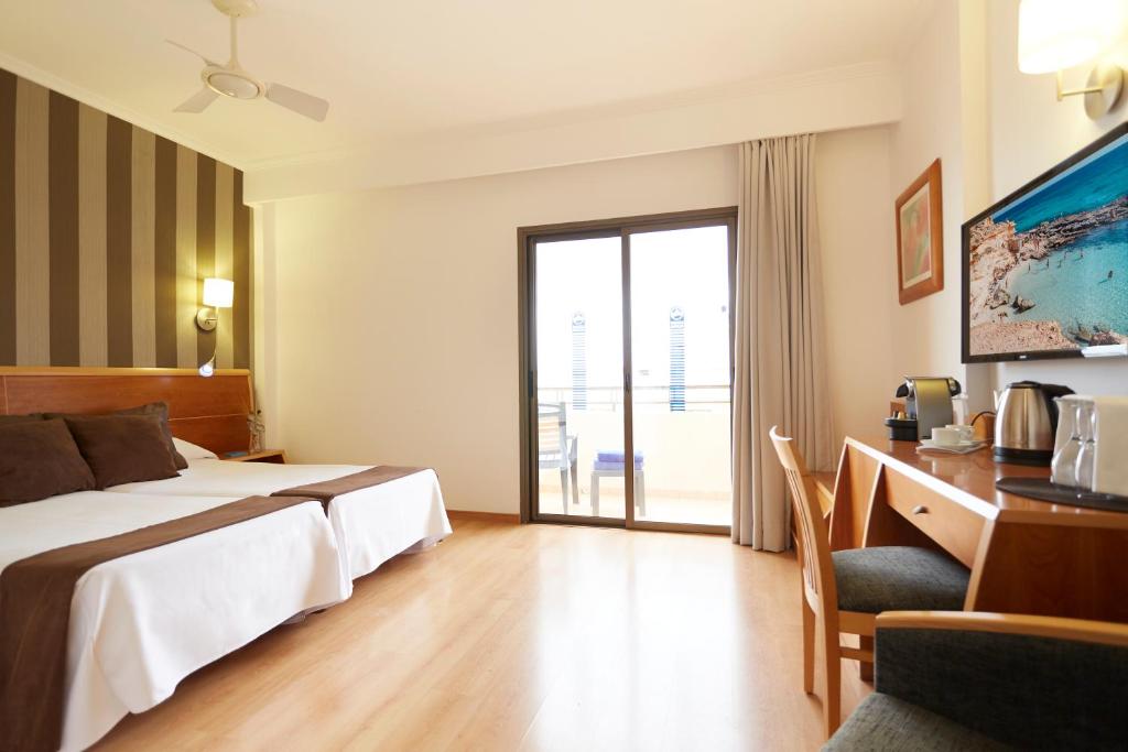 Invisa Hotel La Cala, Santa Eularia des Riu – Updated 2022 Prices