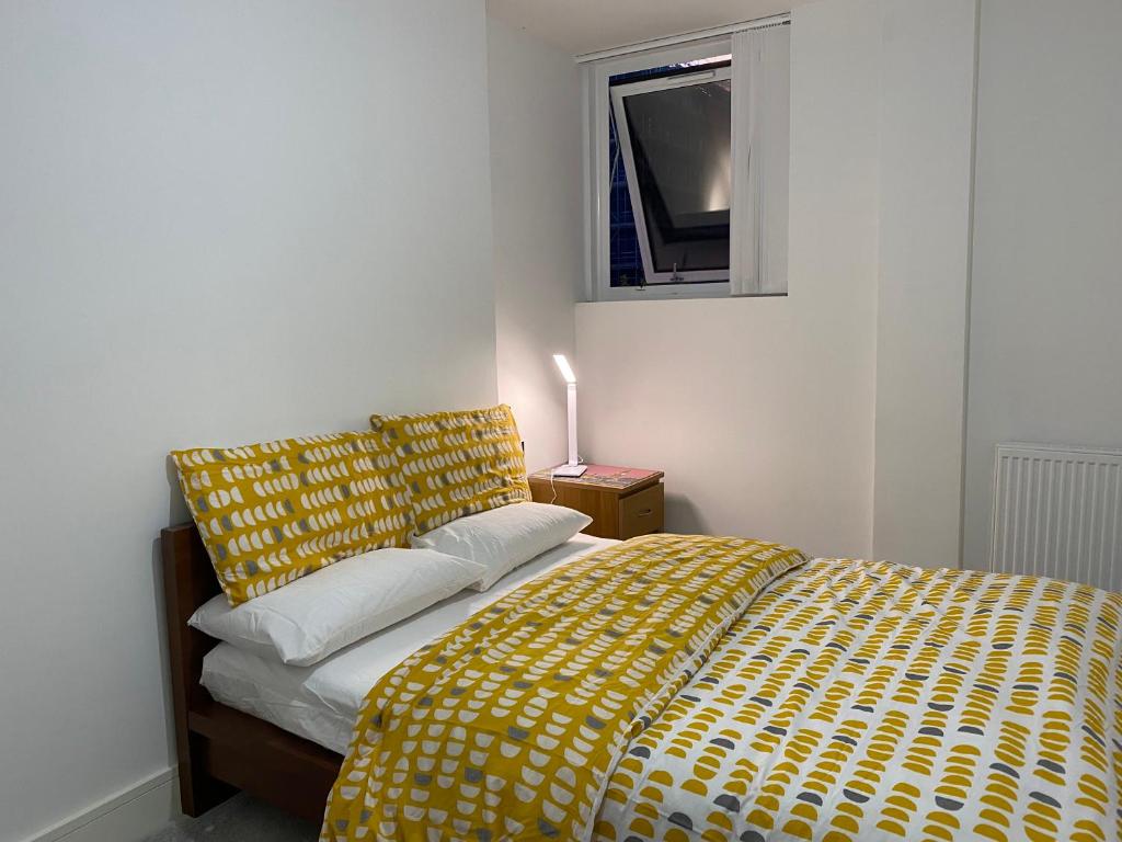 Central Milton Keynes Hub Two bedroom & two bathrooms serviced