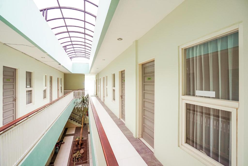 Foto dalla galleria di Ardhya Guesthouse Syariah by ecommerceloka a Sidoarjo