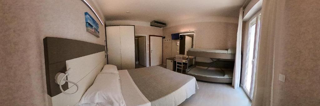 Hotel Record - Resim 2