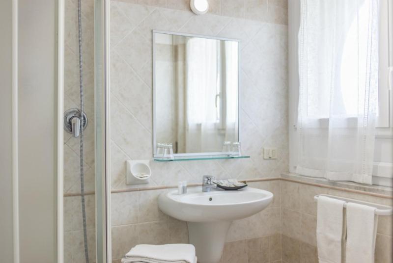 Hotel Record - Resim 31