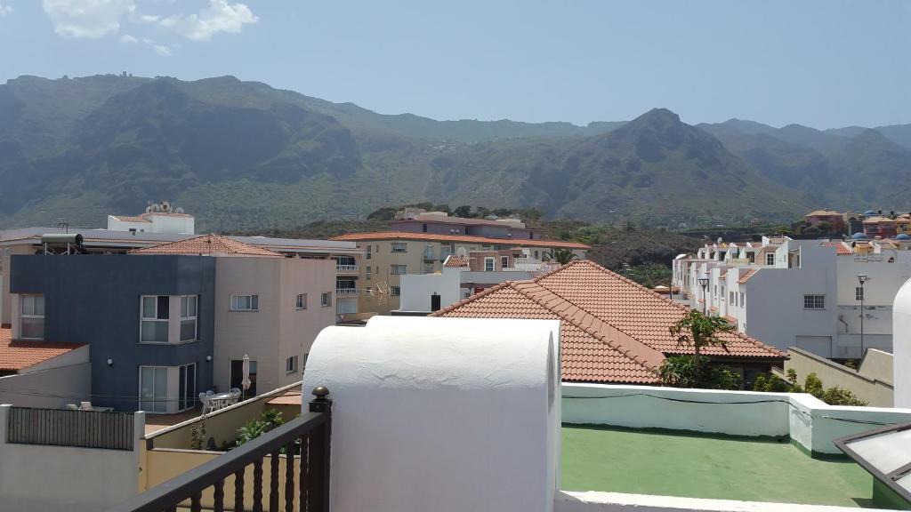 A general mountain view or a mountain view taken from the holiday home