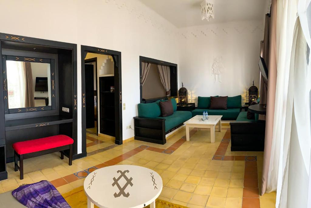 Posezení v ubytování Borjs Hotel Suites & Spa