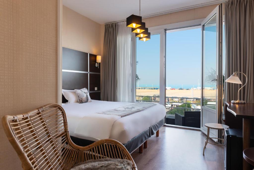 Hôtel de la Plage - Habitación Con Vista Al Mar Y Terraza.