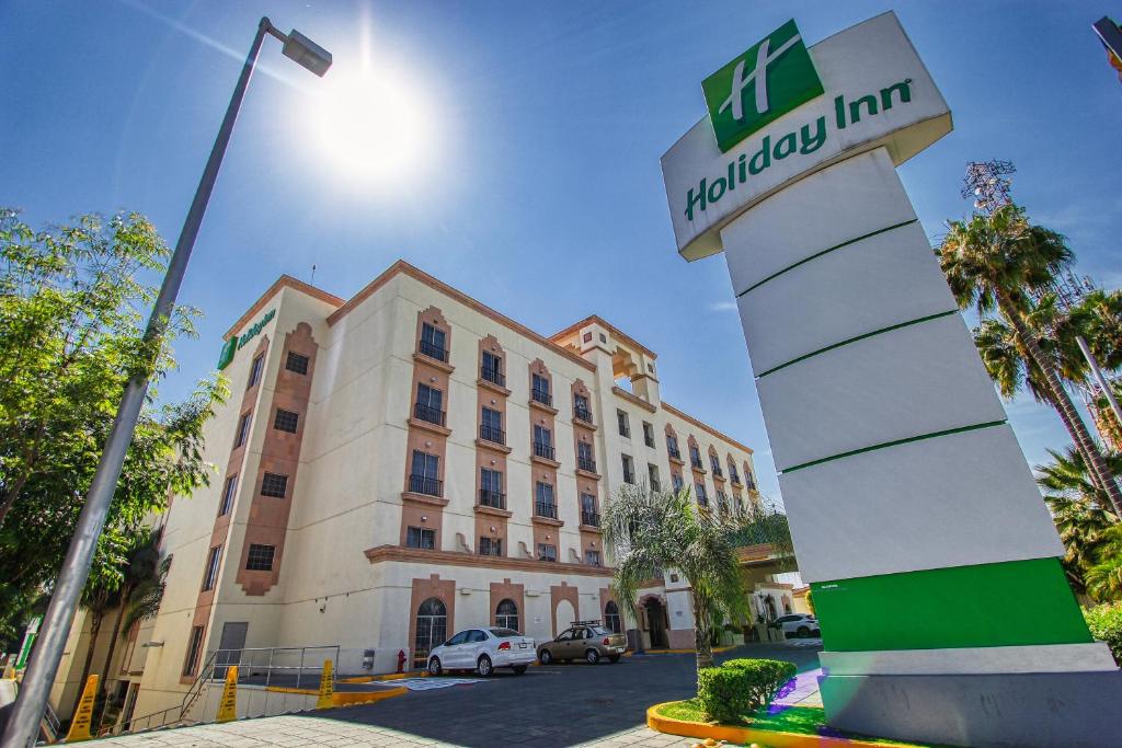 Galeriebild der Unterkunft Holiday Inn Leon, an IHG Hotel in León