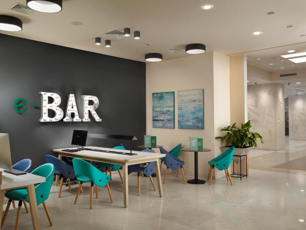 Holiday Inn Athens Attica Av, Airport W. by IHG - Resim 30