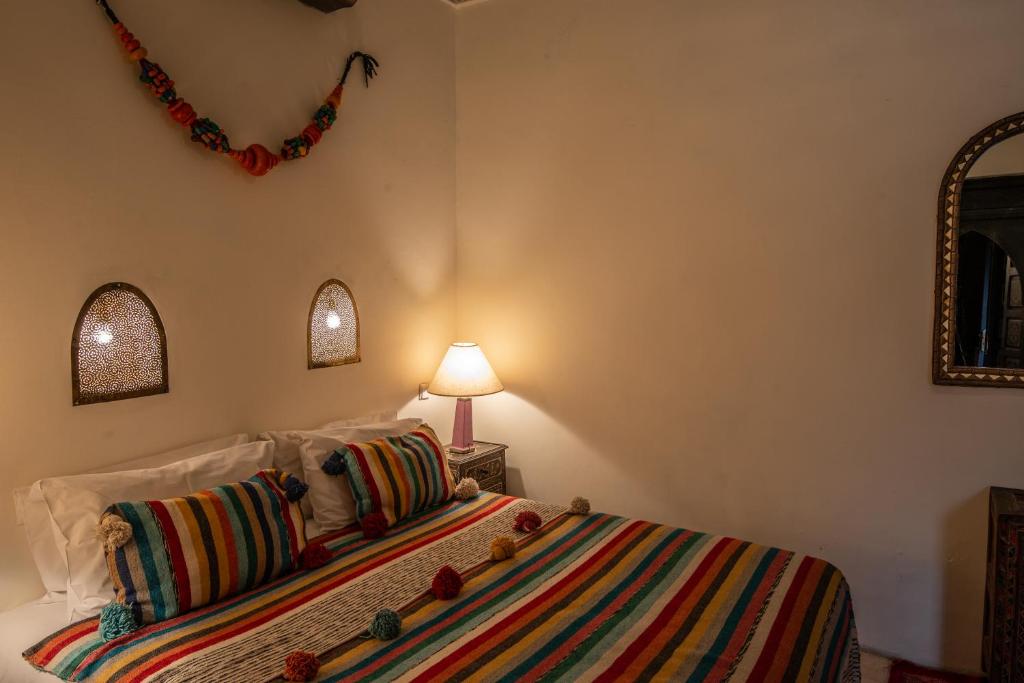 Postel nebo postele na pokoji v ubytování Riad Spa Sindibad