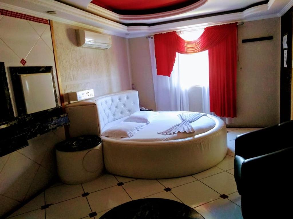  Rede Bonnel Motel e Pousada Tropical