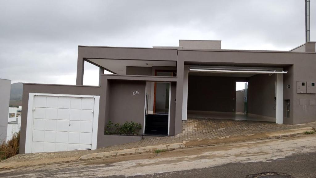  Casa Silvana Gazott em Capitólio MG